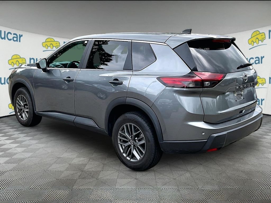 Used 2024 Gray Nissan S image 5