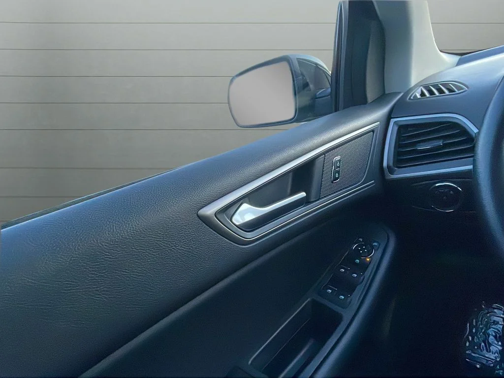 2023 Ford Edge SEL - Photo 29