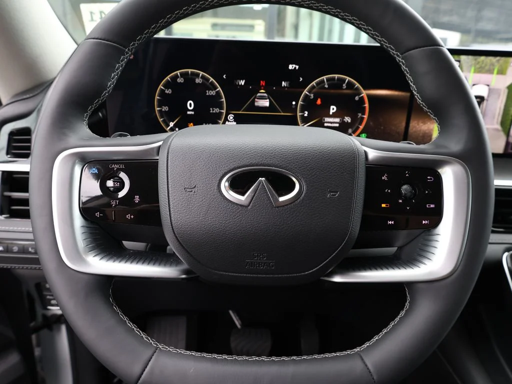 Certified Used 2026 White INFINITI LUXE image 38