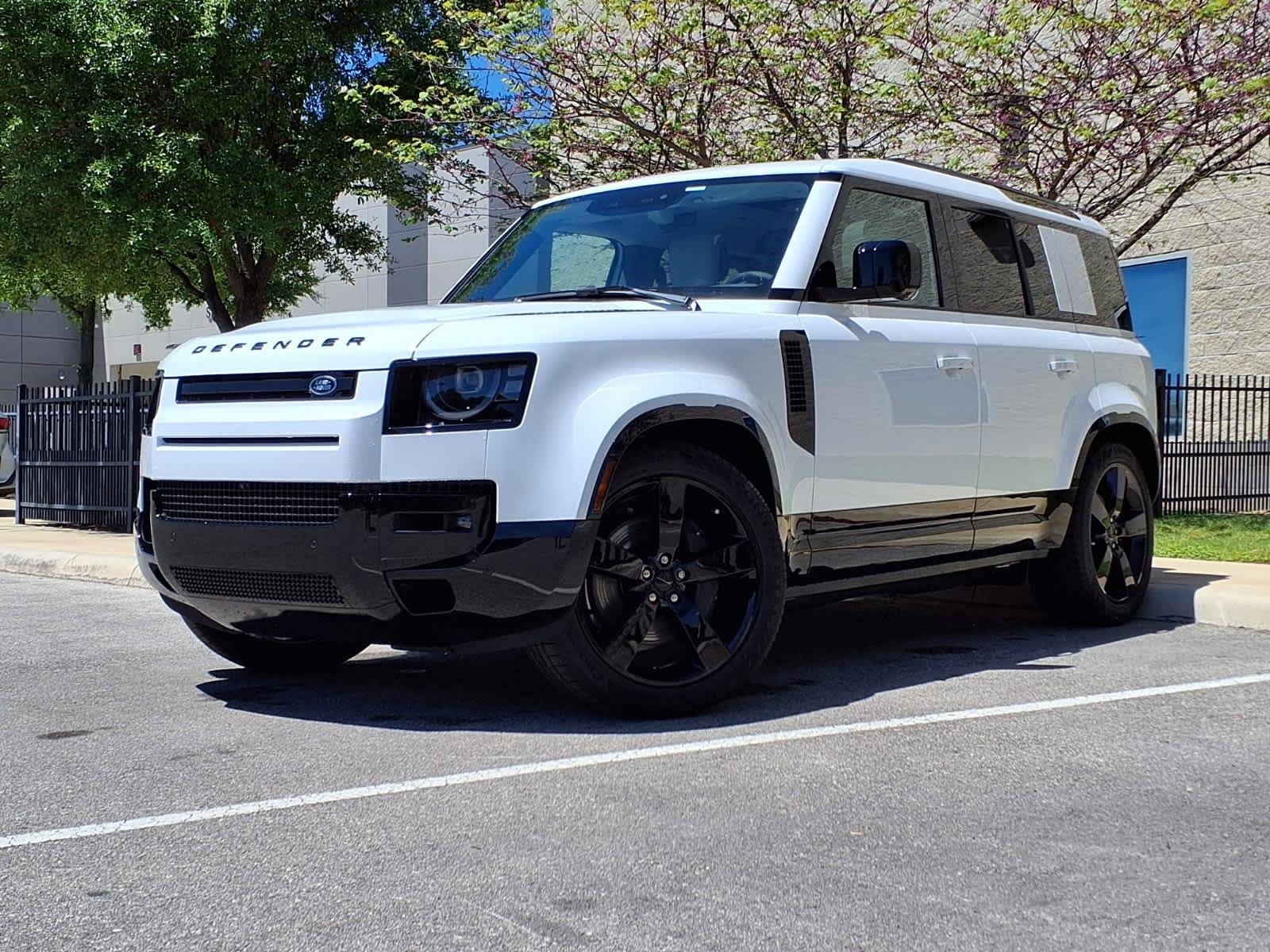 2026 Land Rover Defender 110 X-Dynamic SE