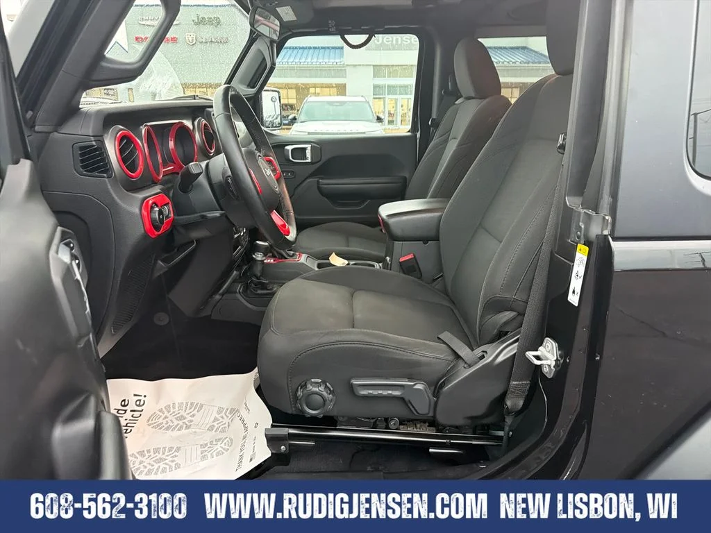 Used 2019 Black Jeep Sport S image 9