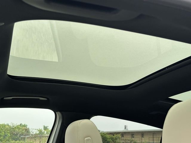 New 2026 Polar White Mercedes-Benz GLA 250 image 31
