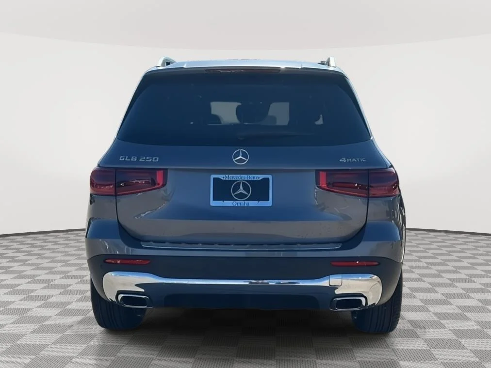 New 2026 Mountain Grey Metallic Mercedes-Benz GLB 250 image 4