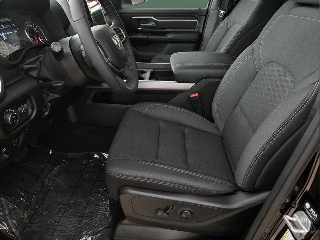 New 2026 Diamond Black Crystal Pearl-Coat Exterior Paint RAM Big Horn/Lone Star image 13