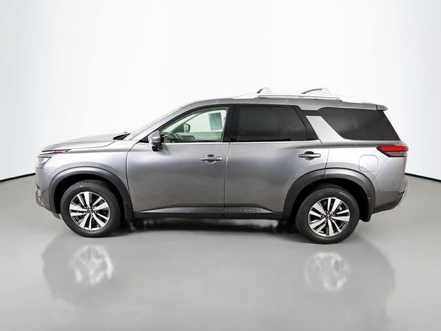Used 2025 Gray Nissan SL image 4