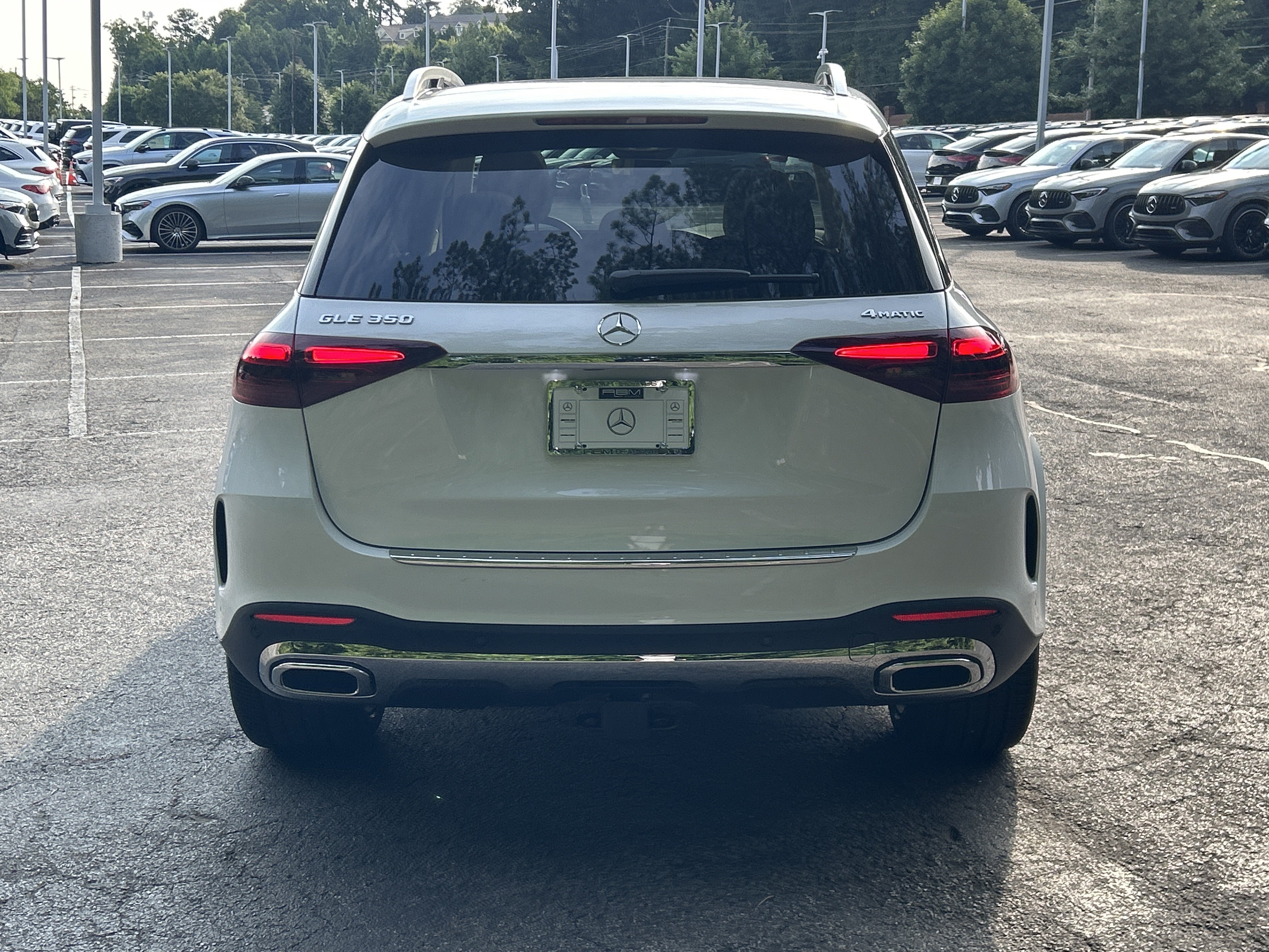 New 2026 MANUFAKTUR Moonlight White Metallic Mercedes-Benz GLE 350 4MATIC® SUV image 7