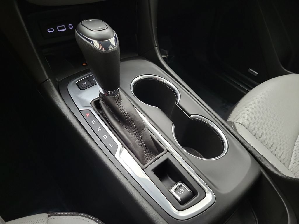 Certified Used 2020 SILVER ICE METALLIC Chevrolet Premier image 17