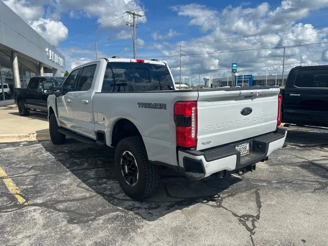 Used 2025 Avalanche Ford Lariat image 3