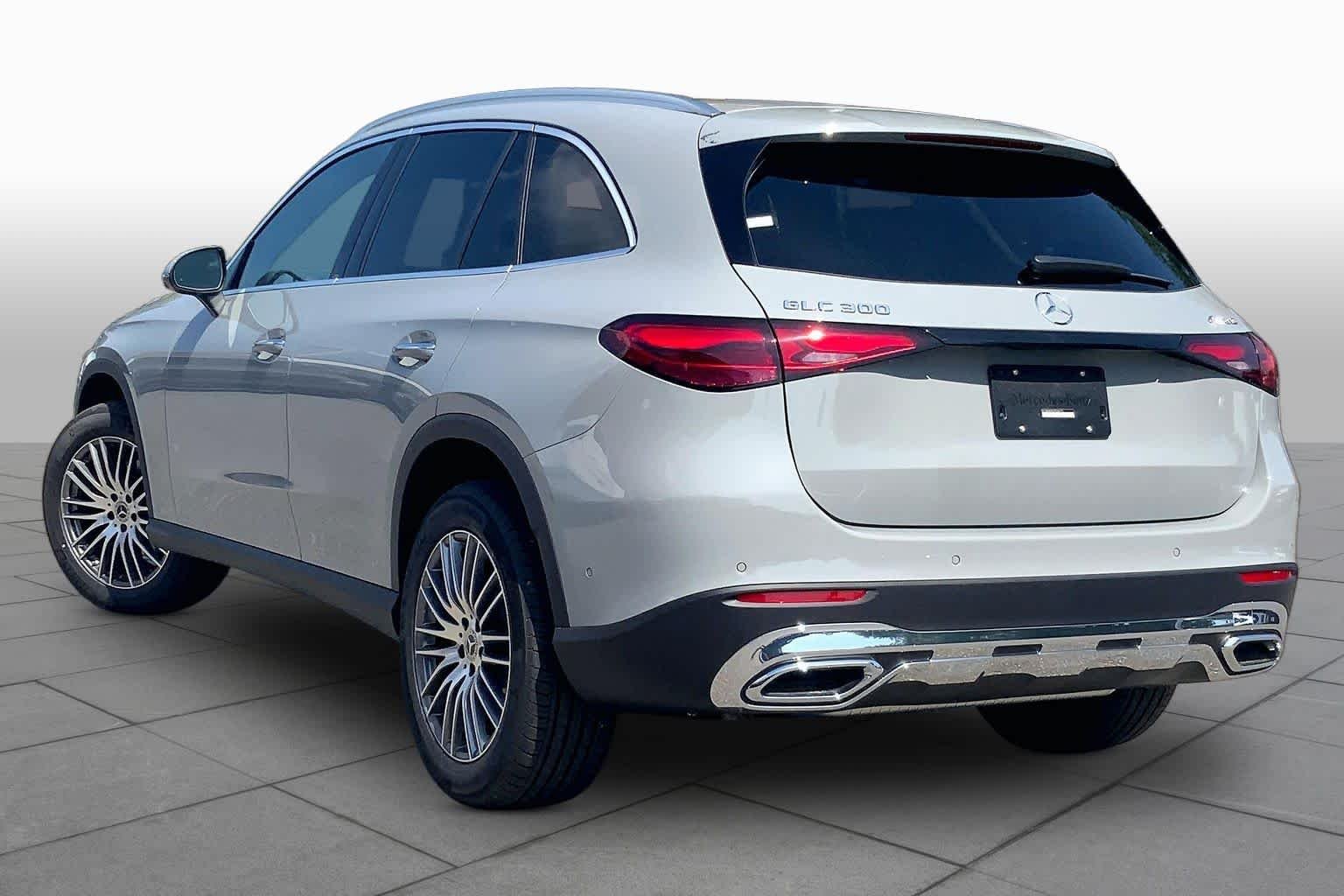 New 2026 MANUFAKTUR Alpine Grey Mercedes-Benz GLC 300 image 4