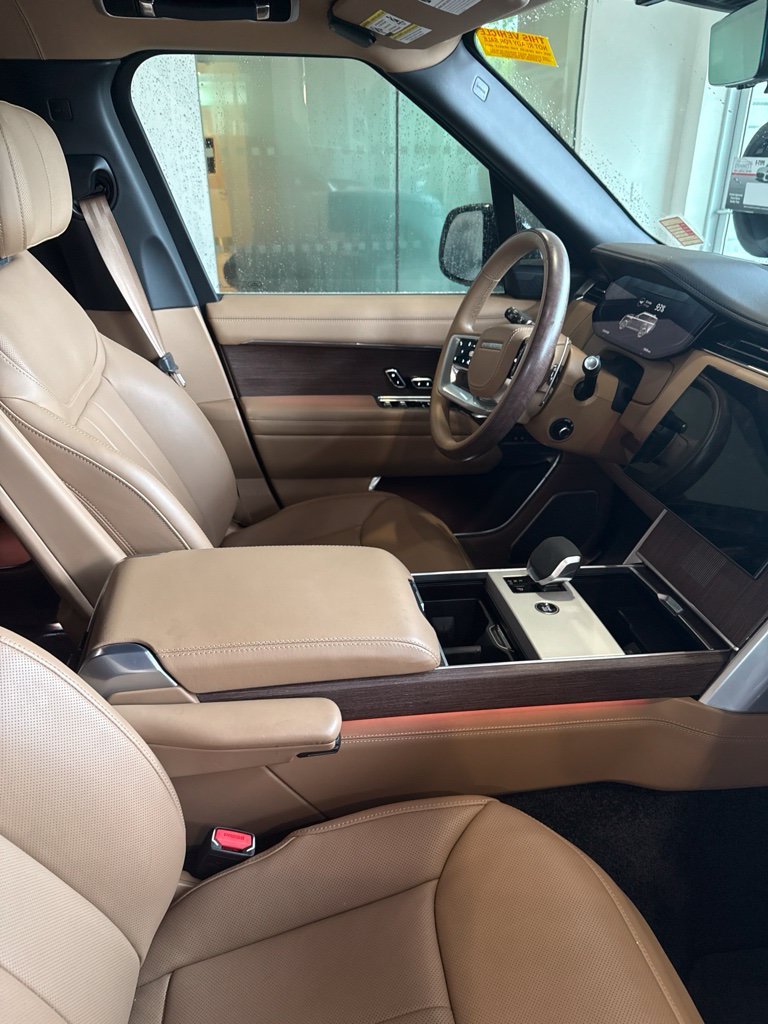 Certified Used 2024 White Land Rover Autobiography image 4