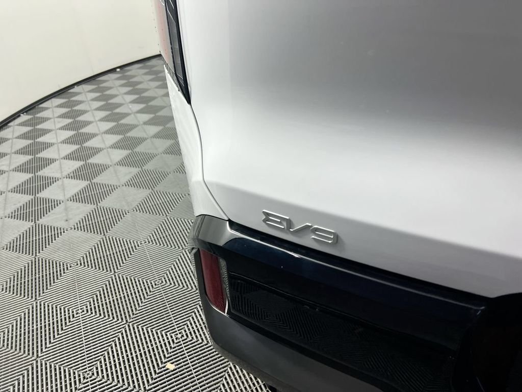 New 2026 Glacial White Pearl / Black Ro Kia GT-Line AWD image 5