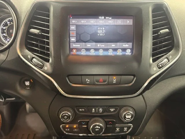 Used 2021 Blue Jeep Latitude Plus image 15