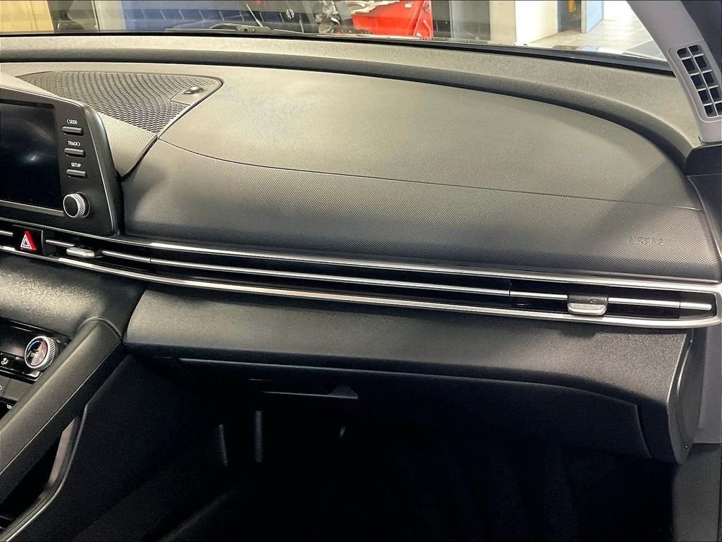 Used 2023 Gray Hyundai SEL image 13