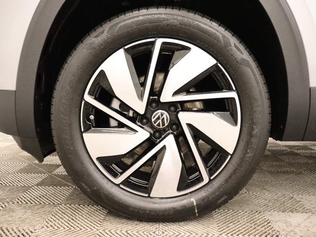 New 2026 Silver Mist Metallic Volkswagen 2.0T SE W/TECHNOLOGY image 6