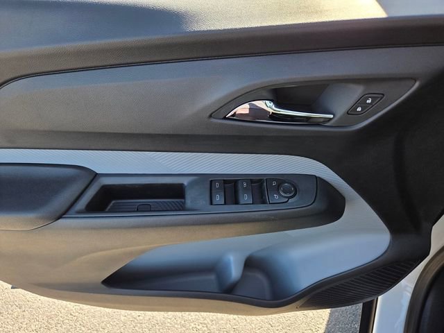 New 2027 Summit White Chevrolet LT image 9