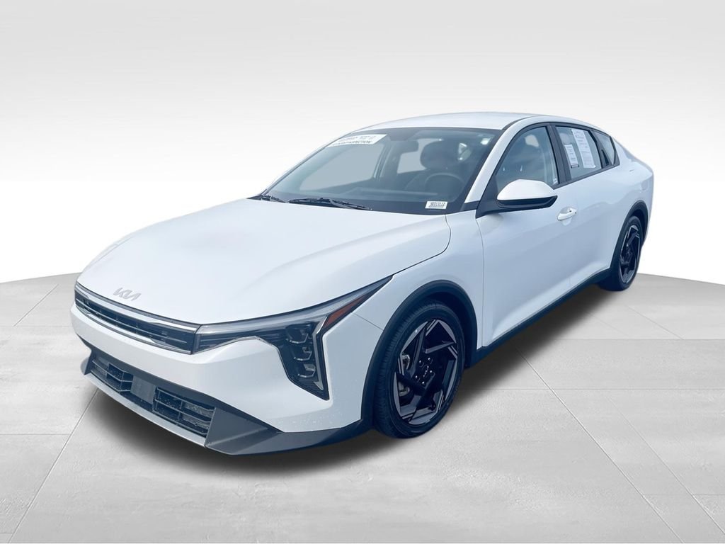 Used 2025 White Kia EX image 4