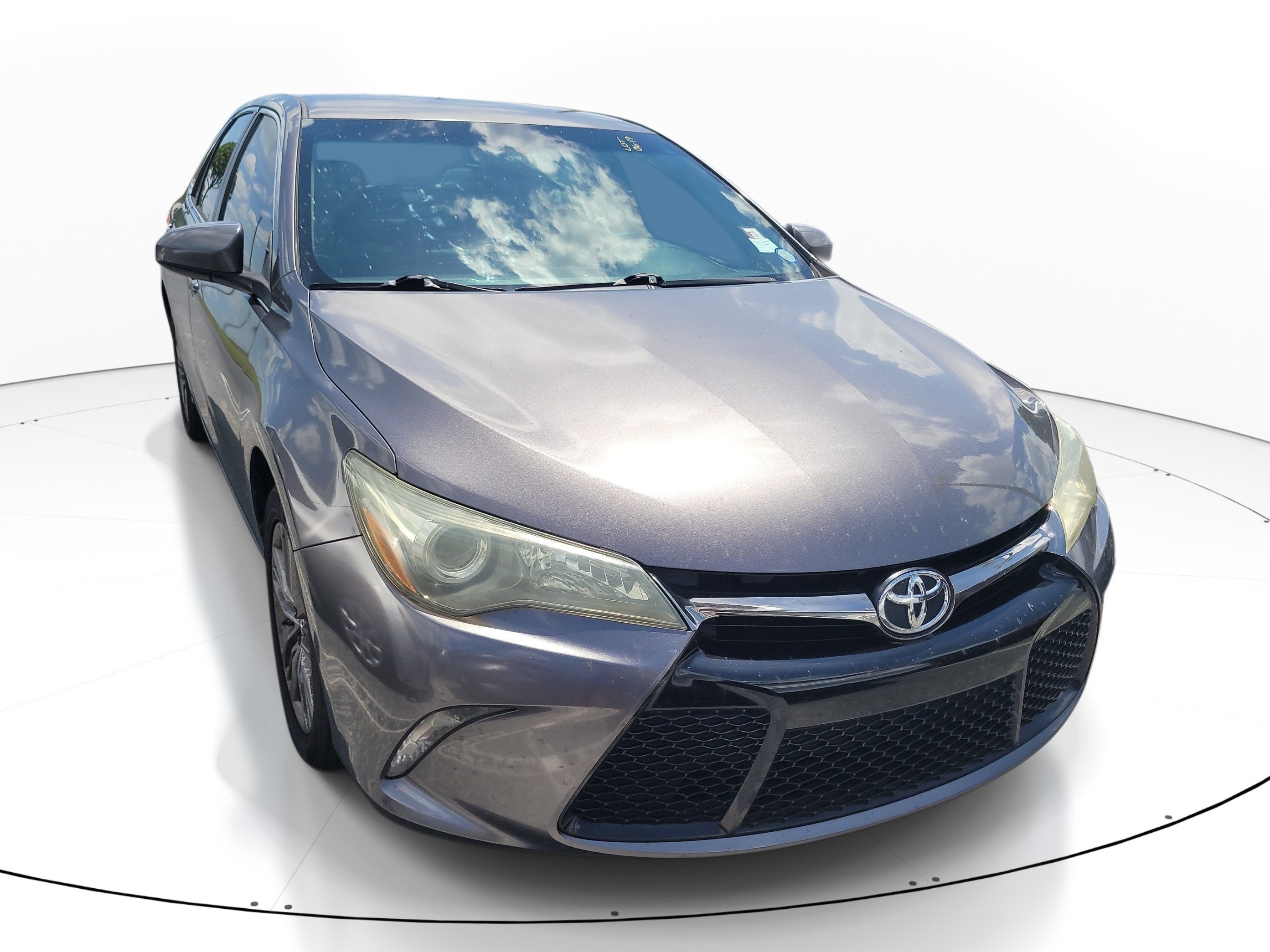 Used 2016 Predawn Gray Mica Toyota XLE image 2