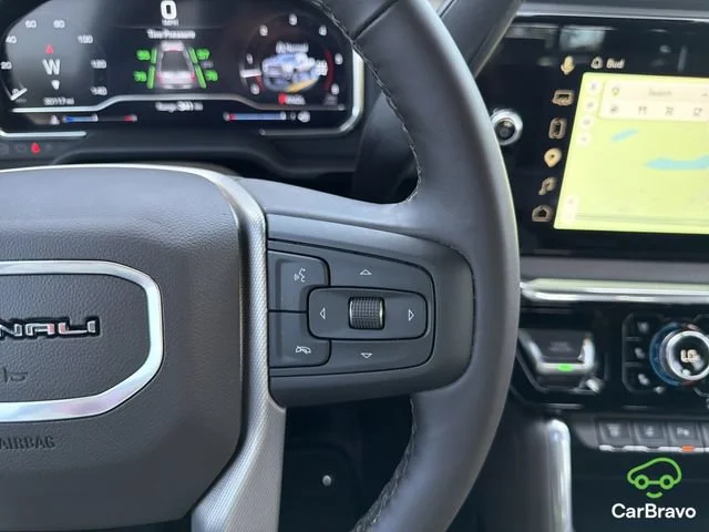 Certified Used 2025 Summit White GMC Denali image 28