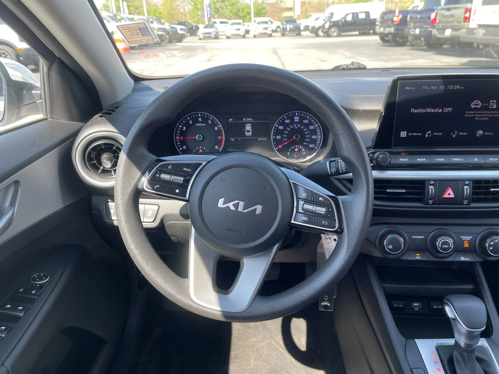 Used 2023 White Kia LXS image 16