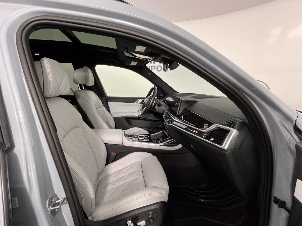 Used 2024 Gray Metallic BMW xDrive40i image 25