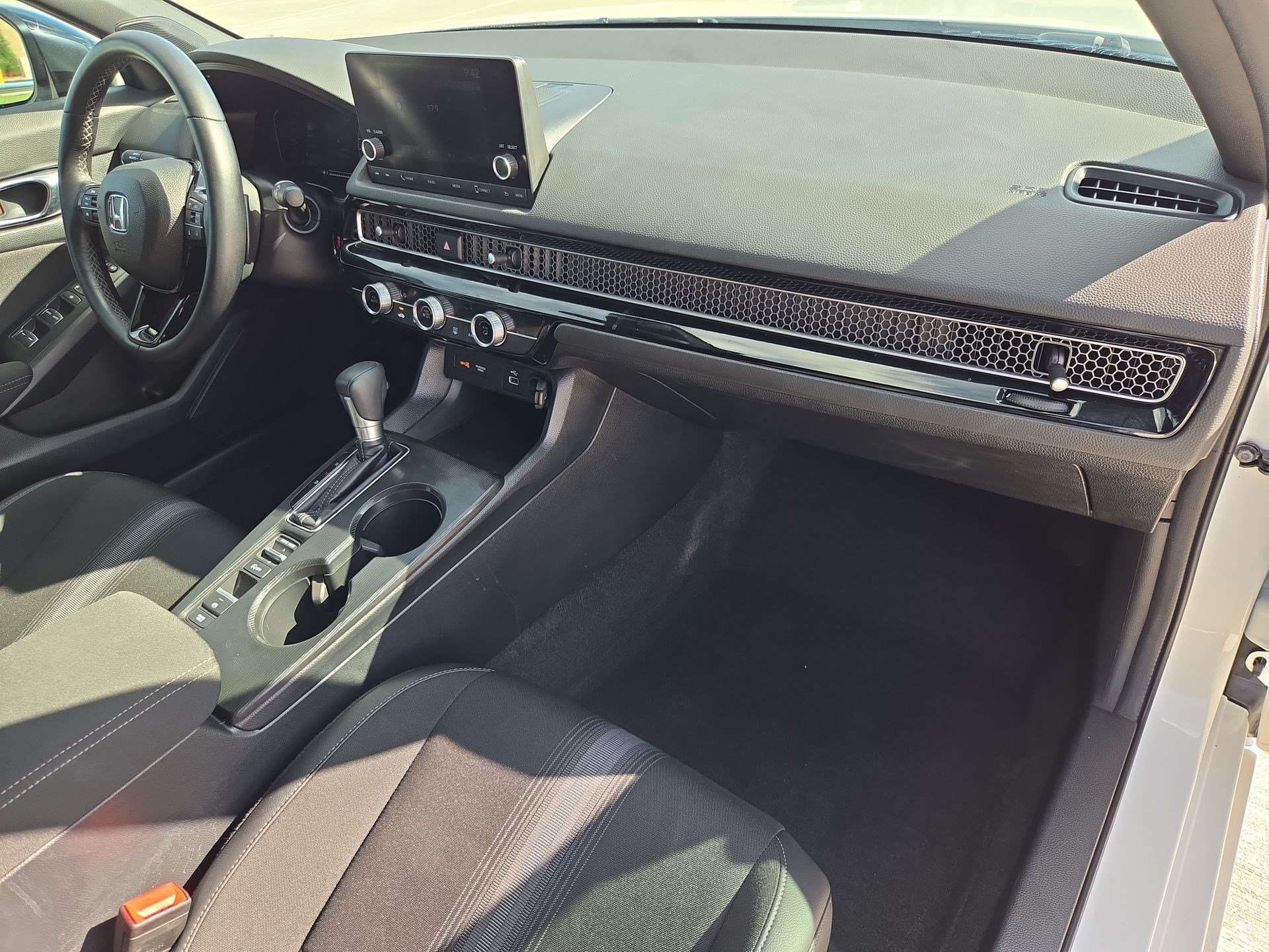 2024 Honda Civic Sport - Photo 30