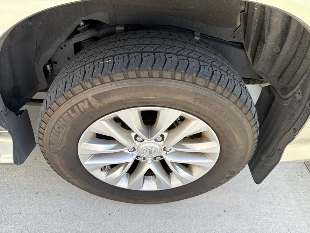 Used 2023 Silver Lexus GX 460 Premium image 7