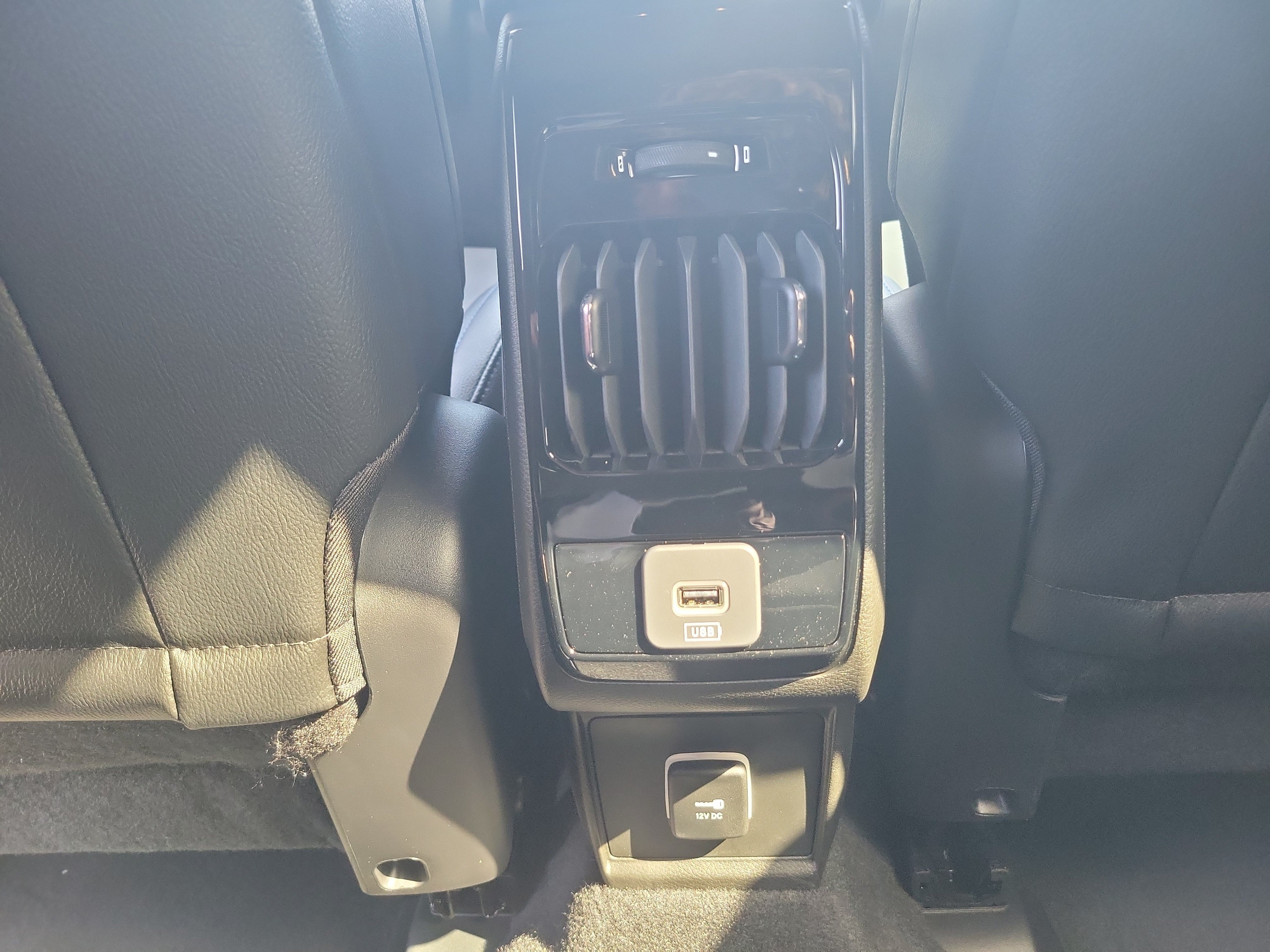New 2026 Bright White Clearcoat Jeep Latitude Altitude image 12