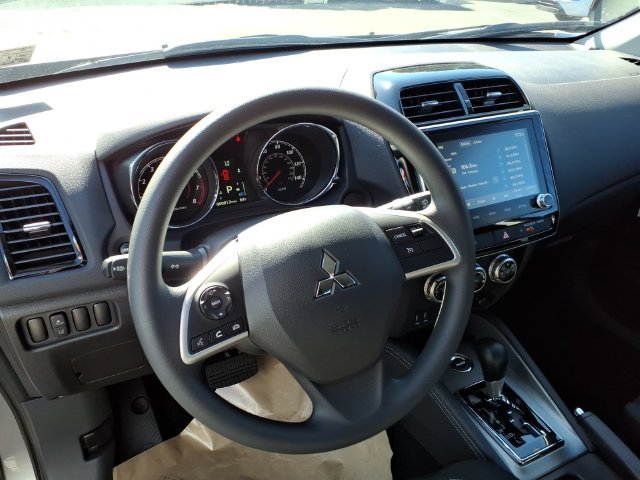 New 2027 Gray Mitsubishi 2.0 ES AWC image 6
