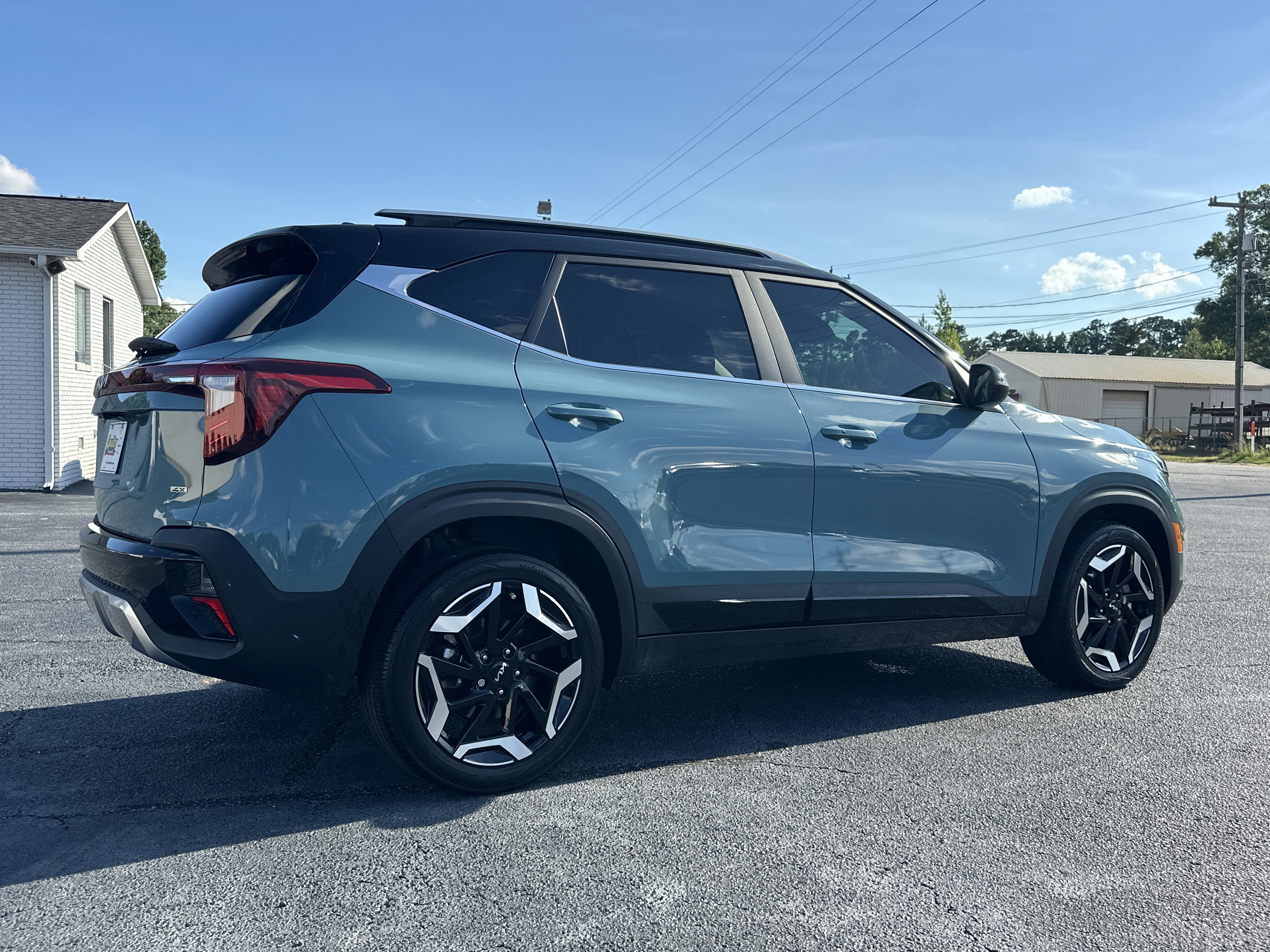 Used 2024 Pluton Blue/Black Roof Kia SX image 8