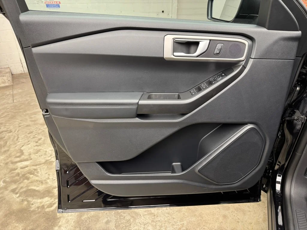 New 2026 Black Ford Base image 12