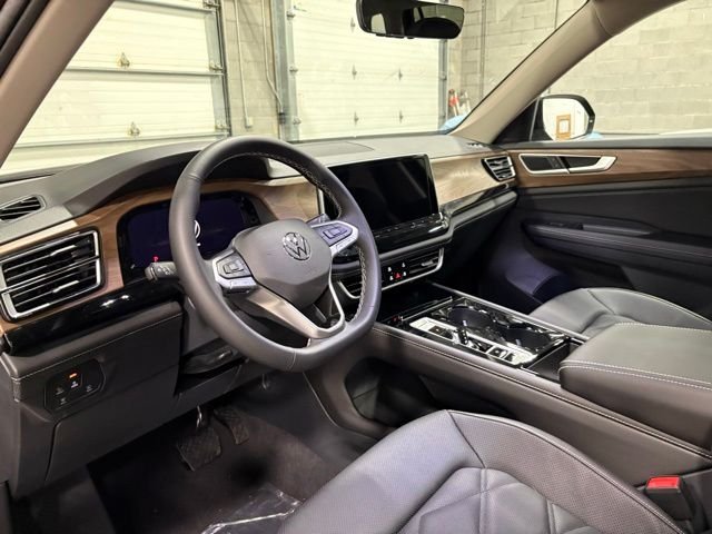 New 2026 Black Volkswagen 2.0T SE w/Technology image 8