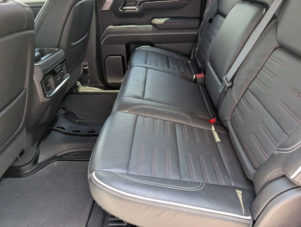 Used 2023 White GMC AT4X image 22