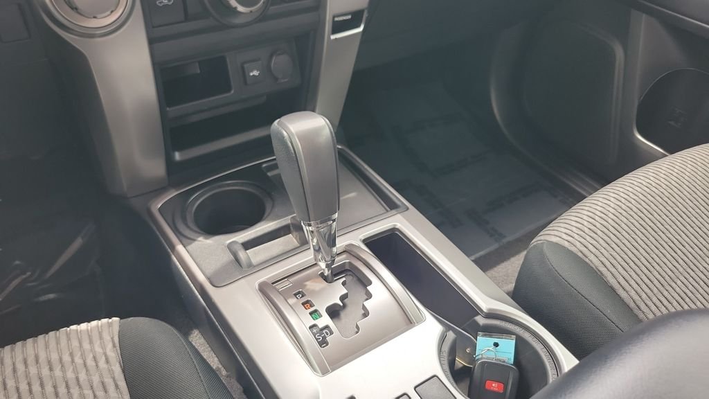 Used 2022 Blue Toyota SR5 image 15