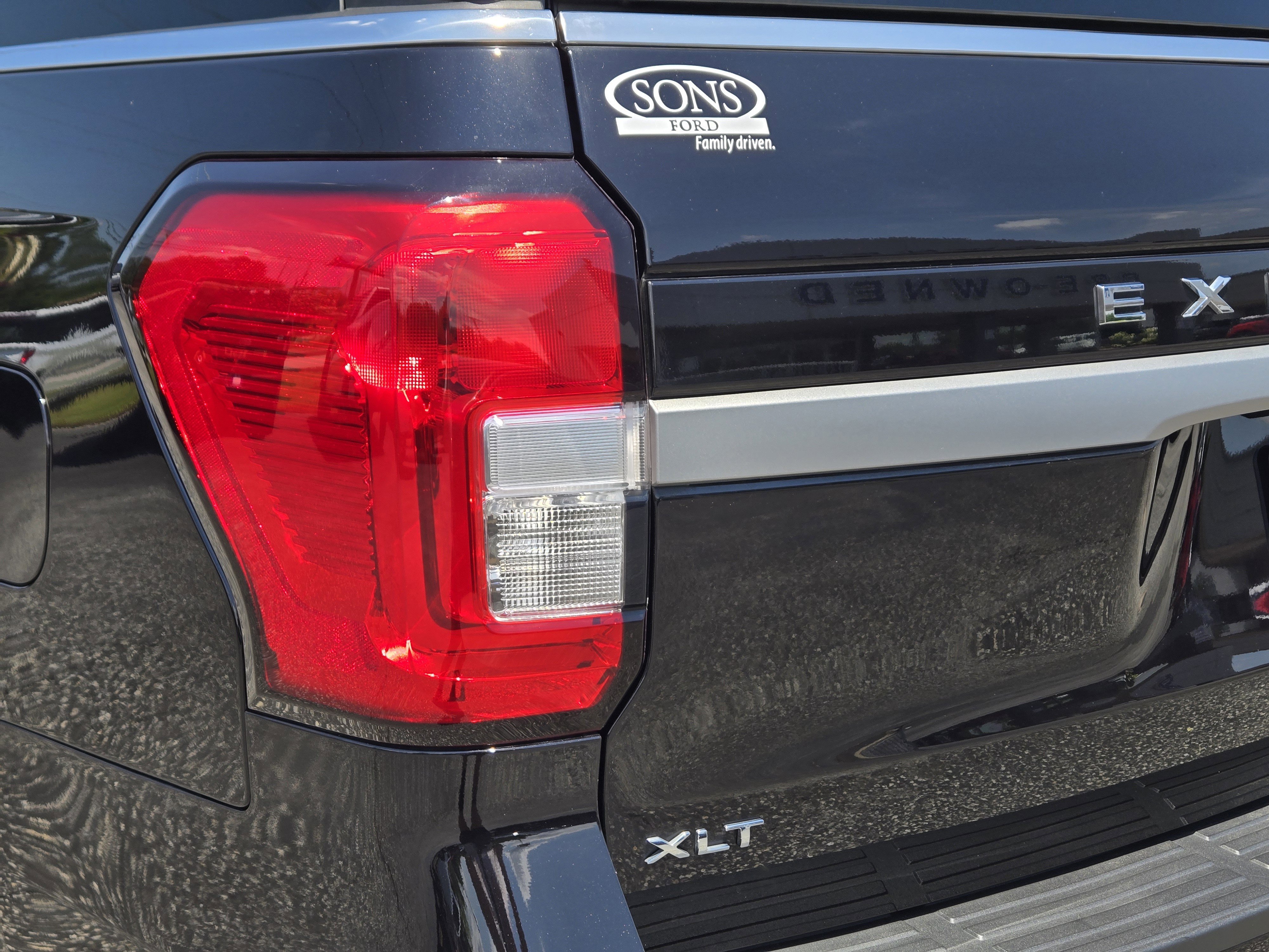 Used 2024 Black Ford XLT image 10