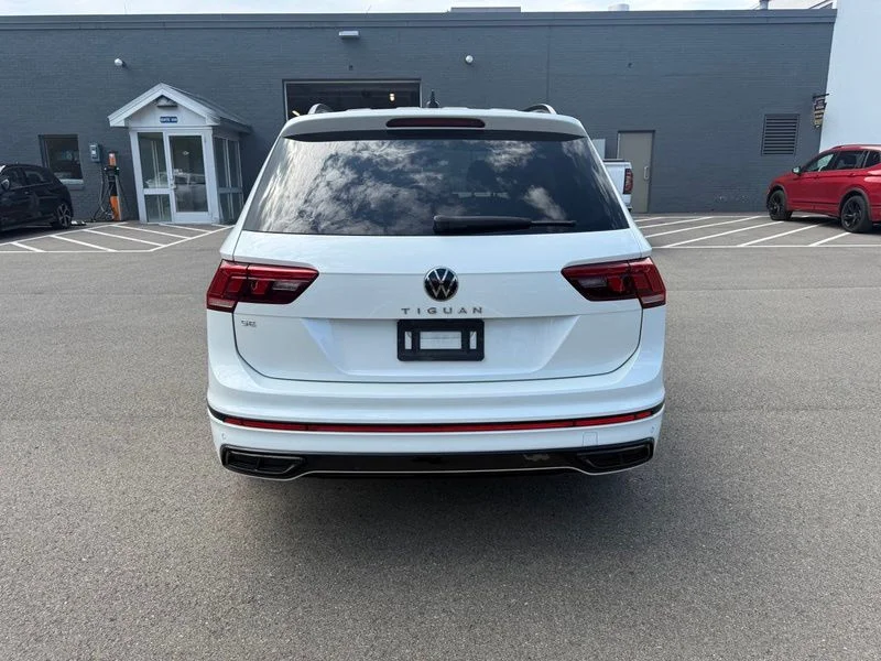 Used 2023 White Volkswagen 2.0T SE R-Line Black image 17