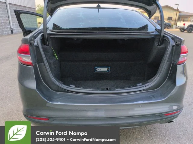 Used 2018 Magnetic Metallic Ford  image 28