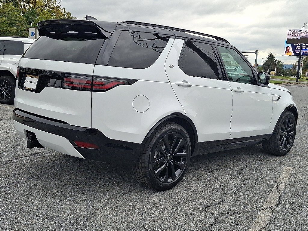 New 2026 Fuji White Land Rover Dynamic SE image 3
