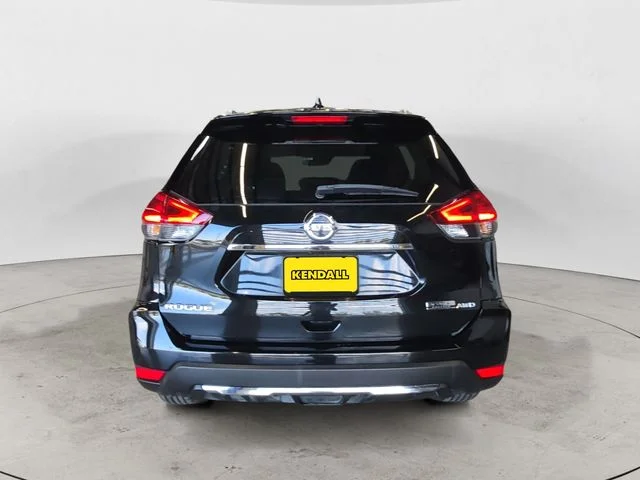 Used 2019 Black Nissan S image 6