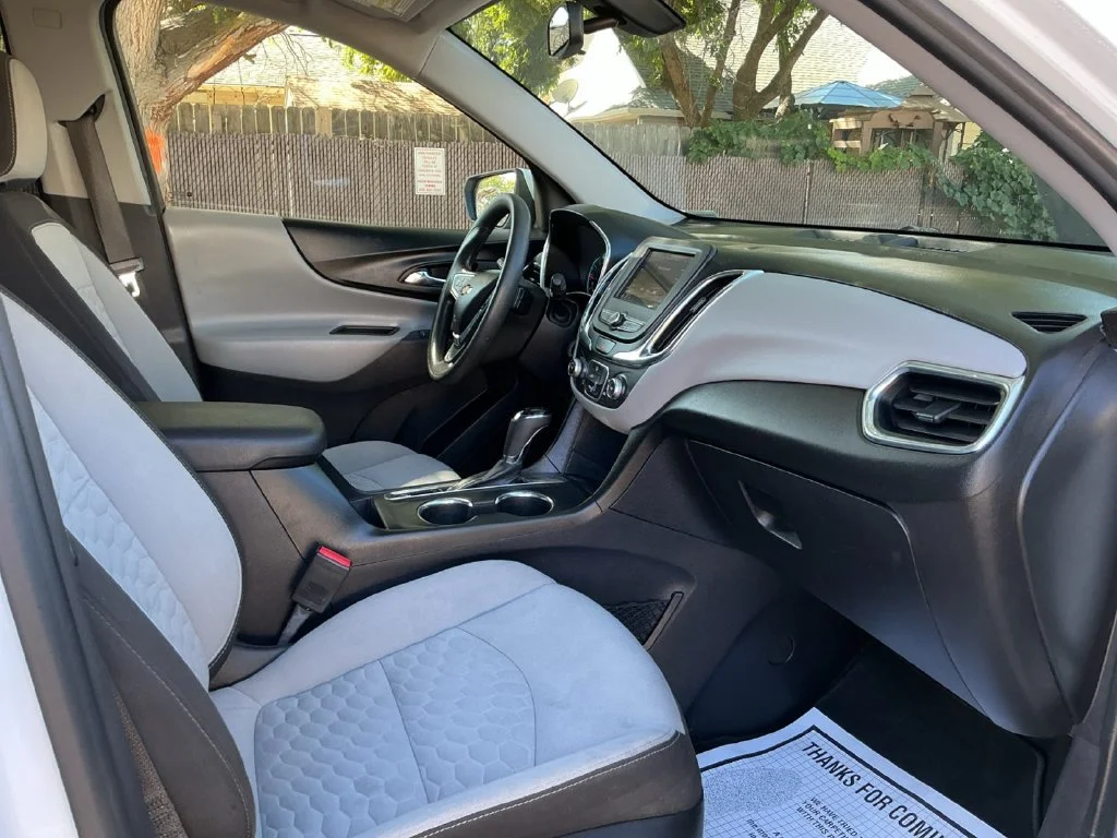 Used 2019 SUMMIT WHITE Chevrolet LT image 25