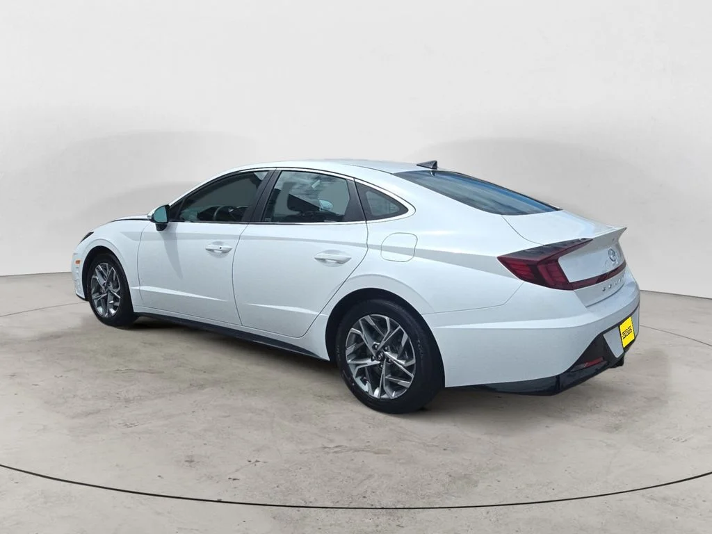 Used 2022 Gray Hyundai SEL image 7