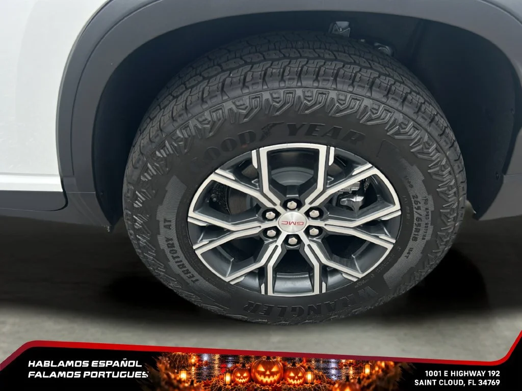 New 2026 Summit White GMC AT4 image 33