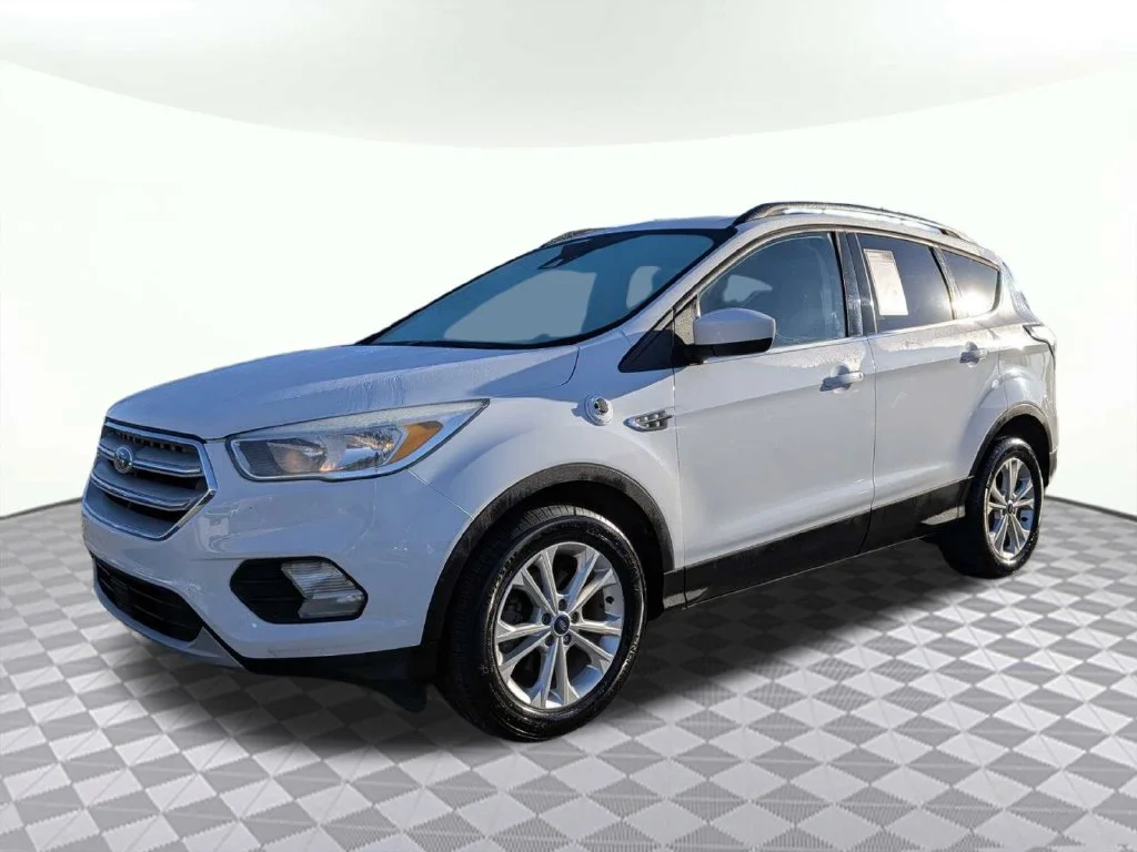 Used 2018 Oxford White Ford SE image 7