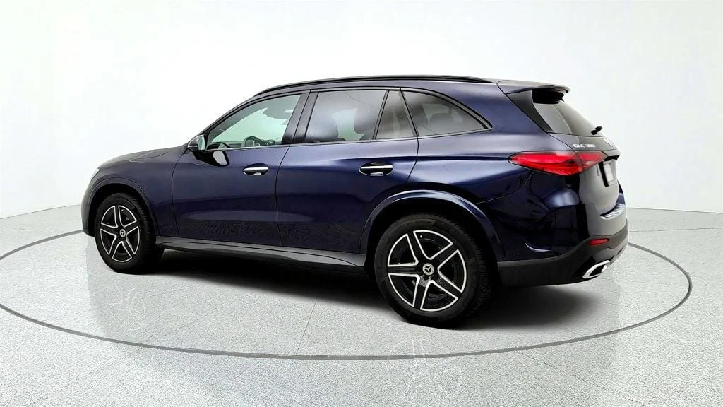 Used 2023 Nautical Blue Metallic Mercedes-Benz GLC 300 4MATIC SUV w/ AMG® Line & Exclusive Trim Package image 7