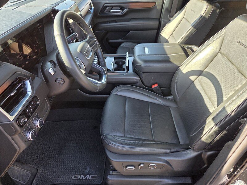 Used 2025 Black GMC Denali image 13