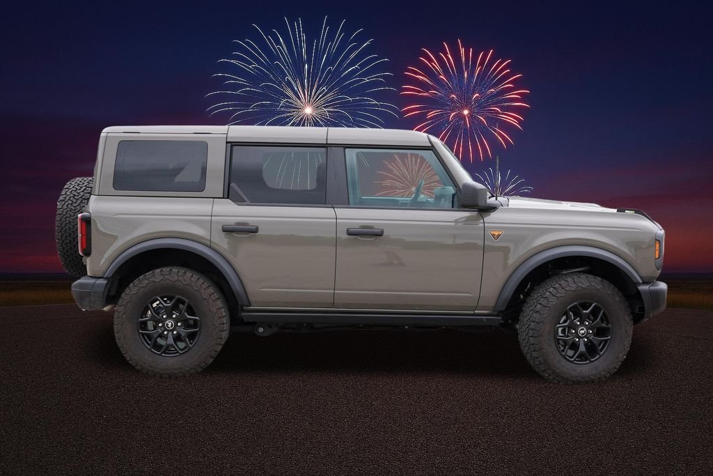 Used 2025 Gray Ford Badlands image 4