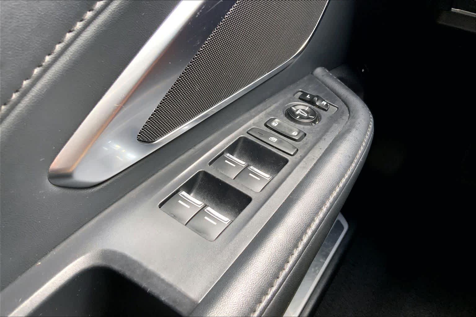 Used 2020 Platinum White Pearl Acura  image 34