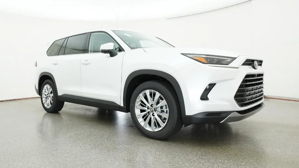 New 2026 Wind Chill Pearl Toyota Platinum image 22