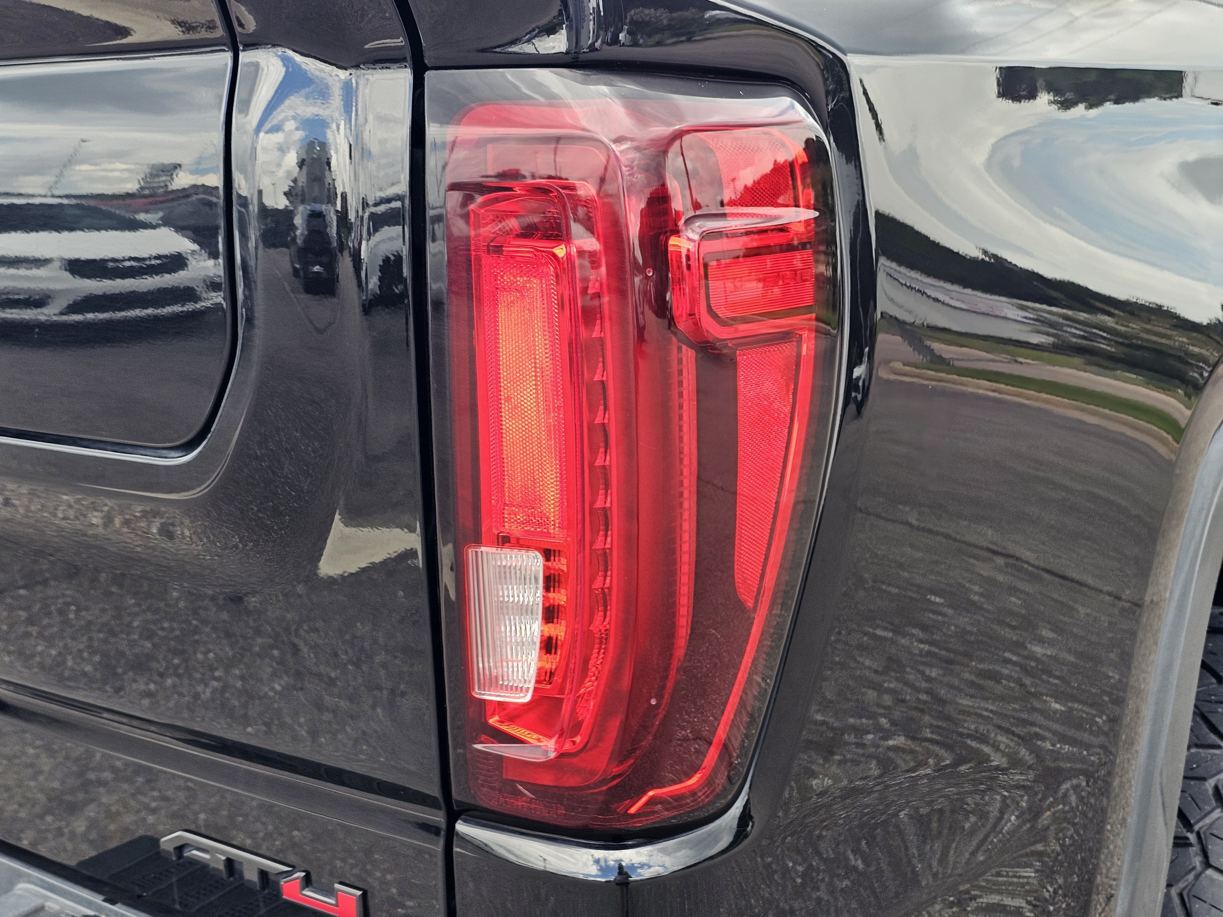 2021 GMC Sierra 1500 AT4 - Photo 10