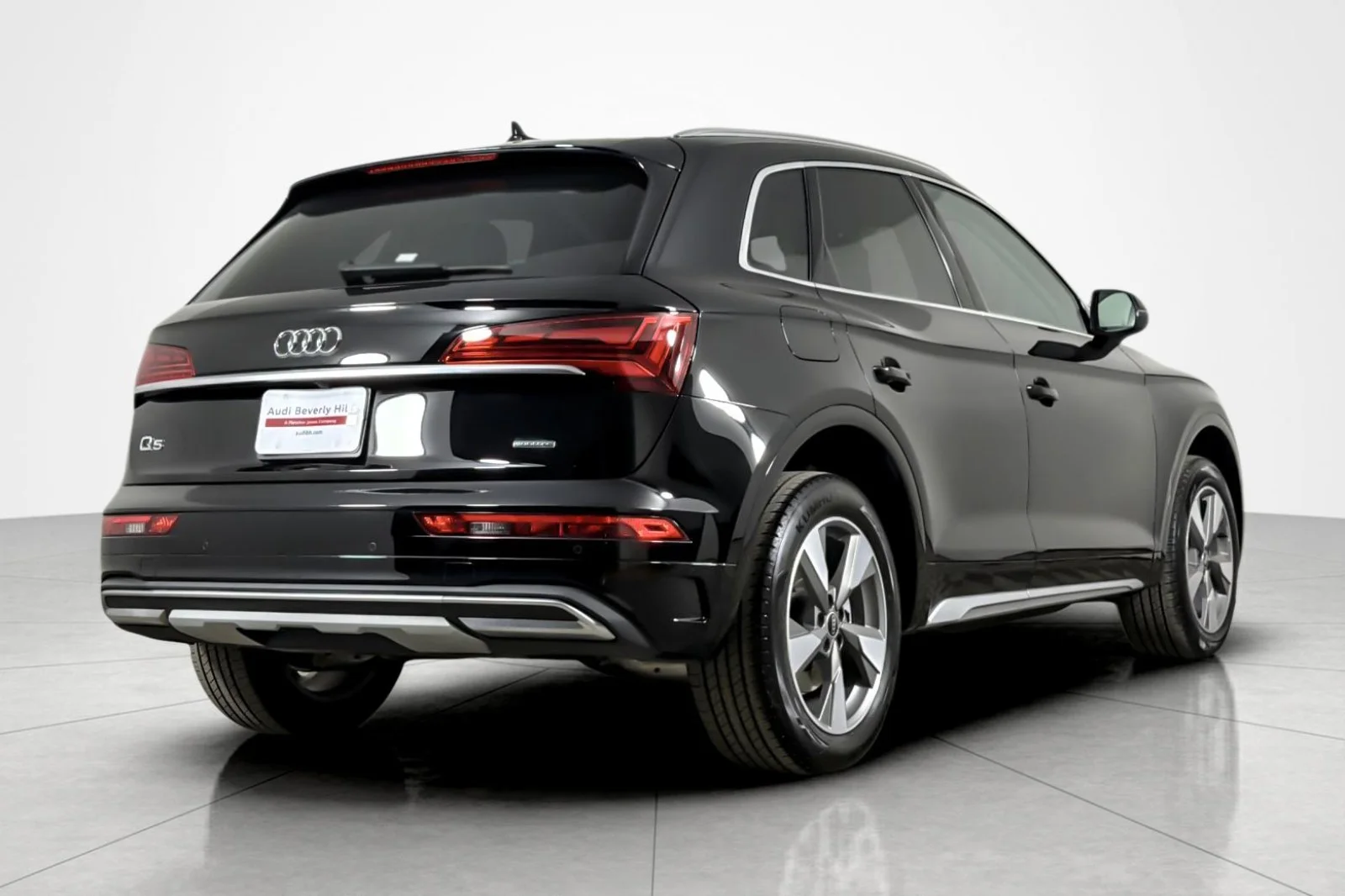 Used 2023 Brilliant Black Audi Premium Plus 40 TFSI quattro image 5
