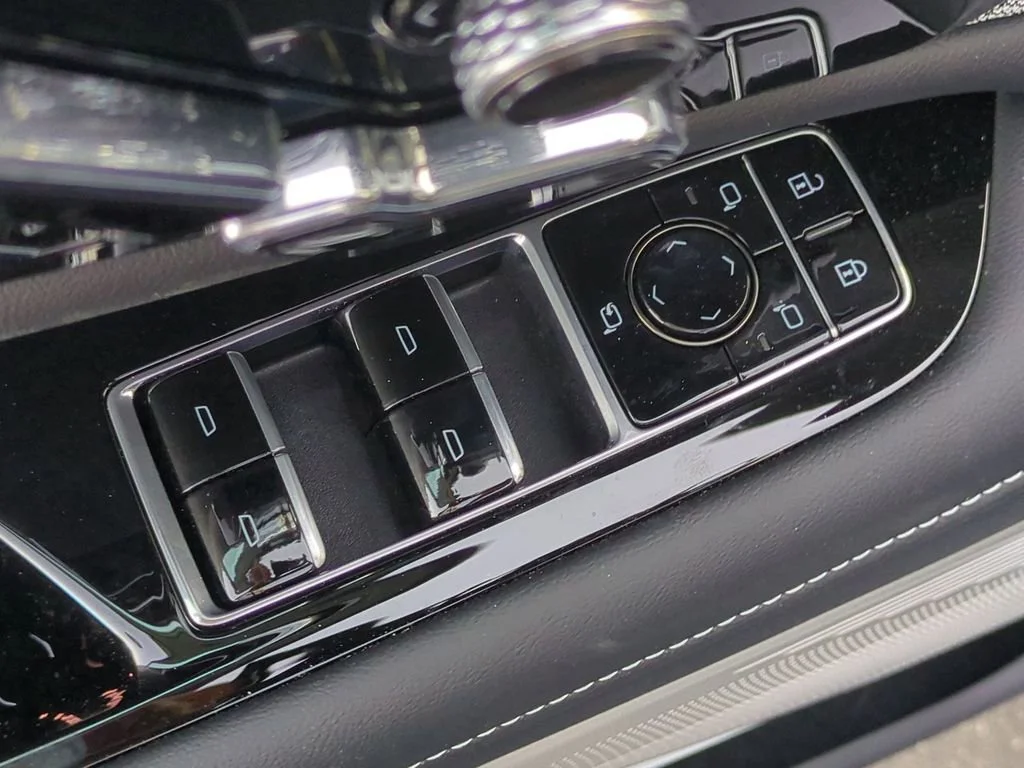 2026 Cadillac OPTIQ Luxury - Photo 24